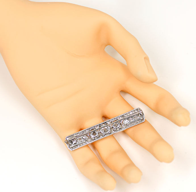Foto 4 - Wertvolle ArtDeco Brosche mit 6,3ct Diamanten in Platin, S9264